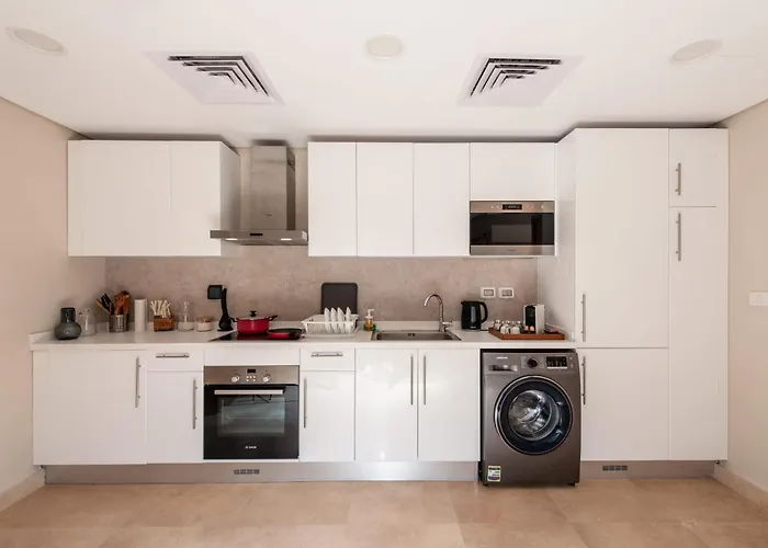 Appartement Secluded & Bespoke 1 Bdr With Pool View & Access