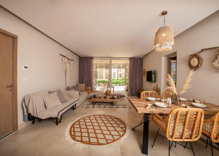 Secluded & Bespoke 1 Bdr With Pool View & Access