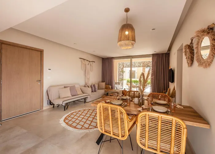 Secluded & Bespoke 1 Bdr With Pool View & Access *
