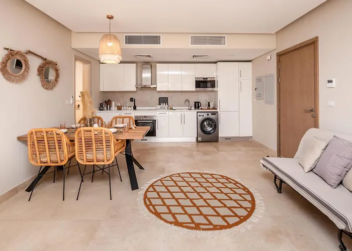 Secluded & Bespoke 1 Bdr With Pool View & Access *